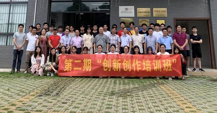 8A475A851A0F76E9B712F4F4EA774A25